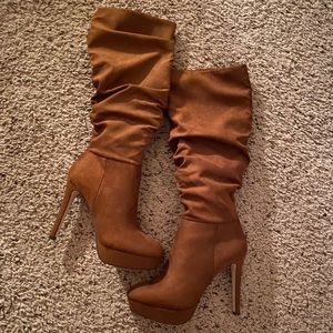 NWOT Jessica Simpson brown suede heeled boot